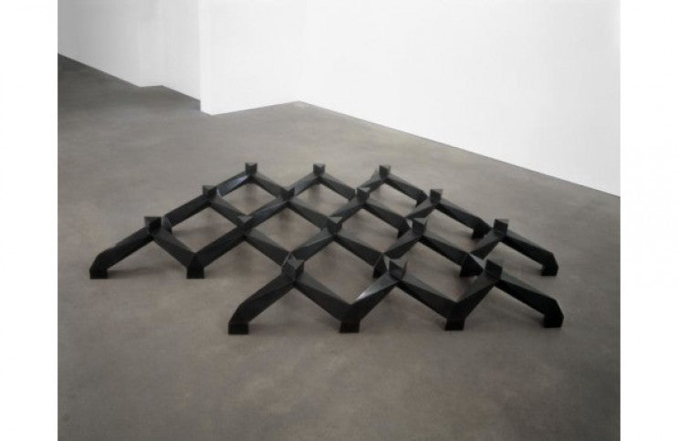 Revisiting the Sculpture of Tony Smith through These 5 Works - Ideelart