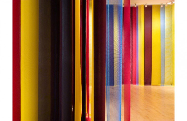 Eva LeWitt - Harmonizing Color, Matter, Space - Ideelart