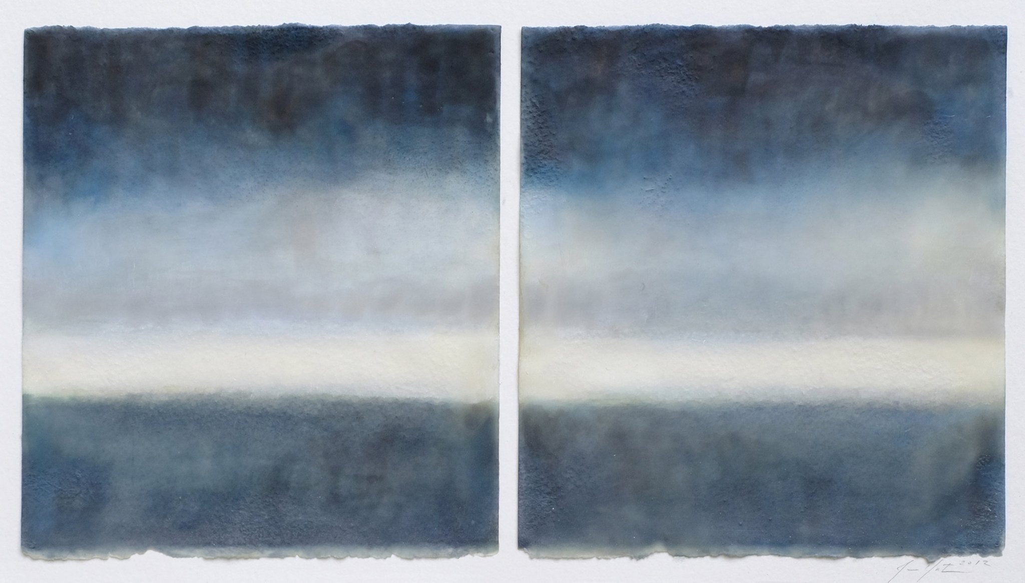 Indigo On Grey - Janise Yntema - Abstract Painting - Ideelart