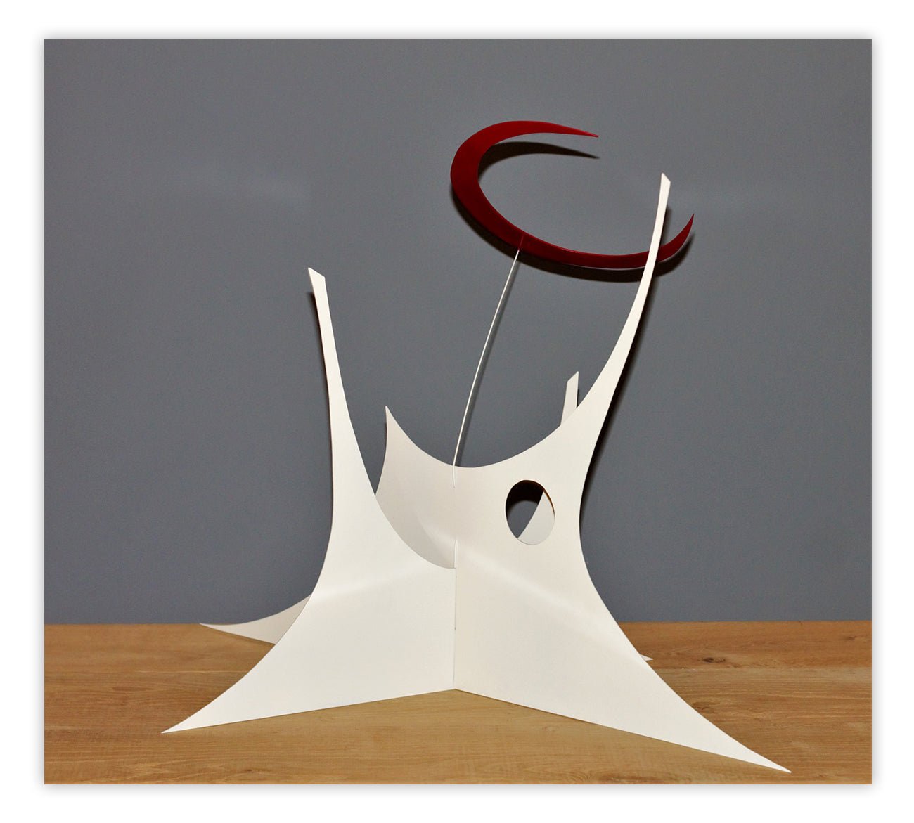White Mastodonte Under Red Moon - Amaury Maillet - Abstract Sculpture - Ideelart