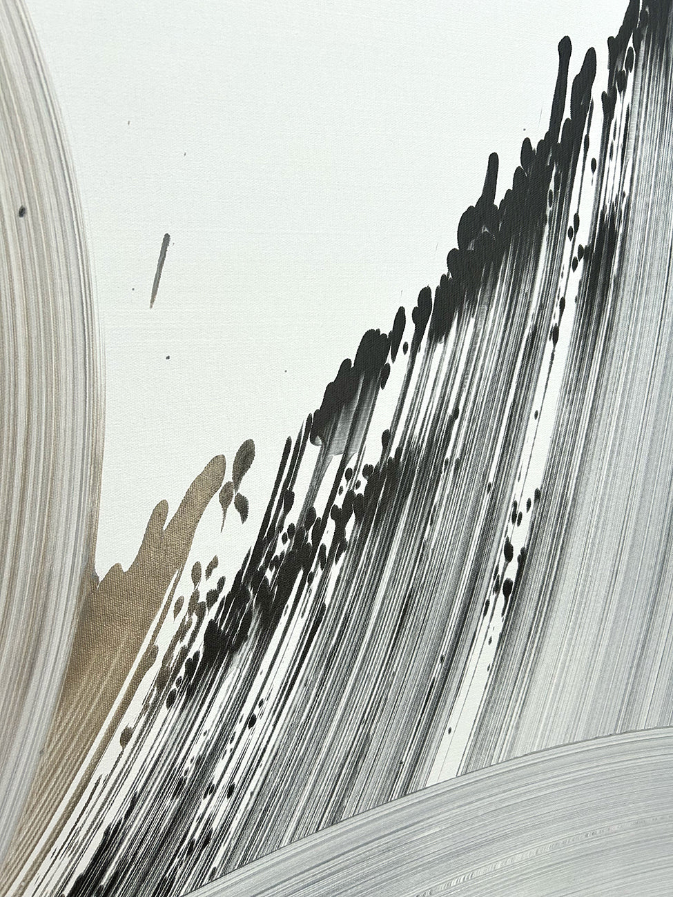 Hold Your Hand - Nikolaos Schizas - Abstract Painting - Ideelart