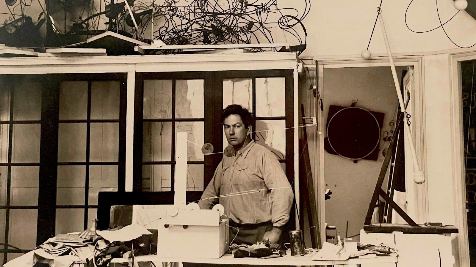 Alexander Calder: The Ultimate Guide to the Master of Kinetic Art, Wire Drawing, and Sculpted Motion - Ideelart