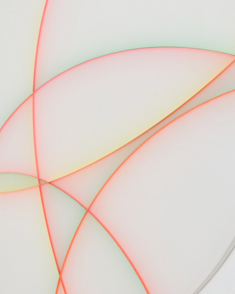 Shield III - by Tom Henderson - Abstract Painting - Ideelart